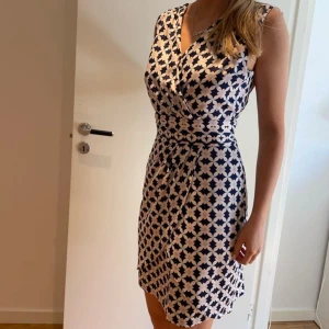 Sommar klänning 🫶 - Denna fina klänningen är köpt i Dubai på Hm storlek 38🫧🌿