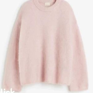 Rosa mohair tröja - Säljer denna super fina tröja från hm som är helt slutsåld❣️