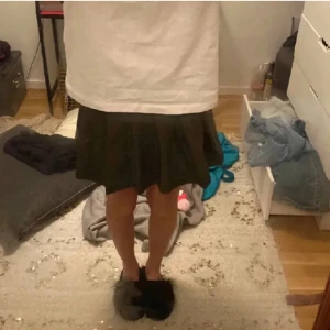 Sommar kjol - Supersnygg kjol perfekt till sommaren! Helt oanvänd den Zarah barnavdelning, passar mig som är 166🥰