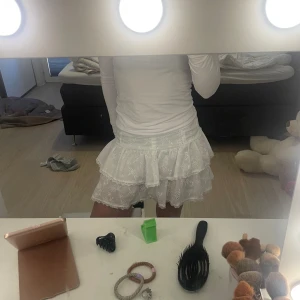 Sommar kjol - Säljer denna söta sommar kjol som inte har några defekter och inte alls är genomskinlig 💗