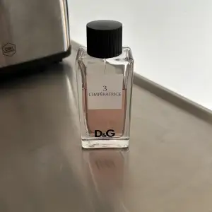 D&G l’imperatrice parfym. Inte full flaska!