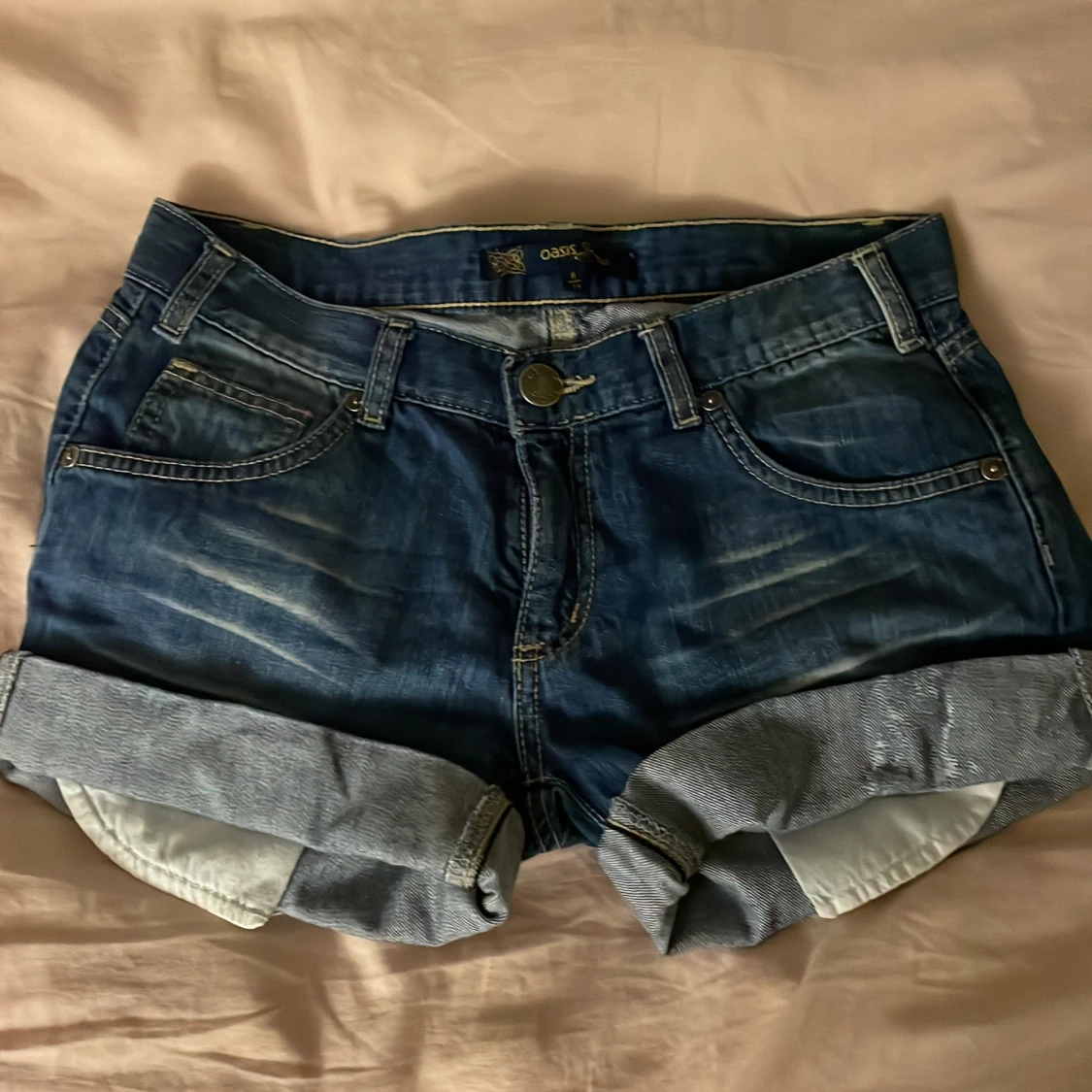 Lågmidjade jeansshorts