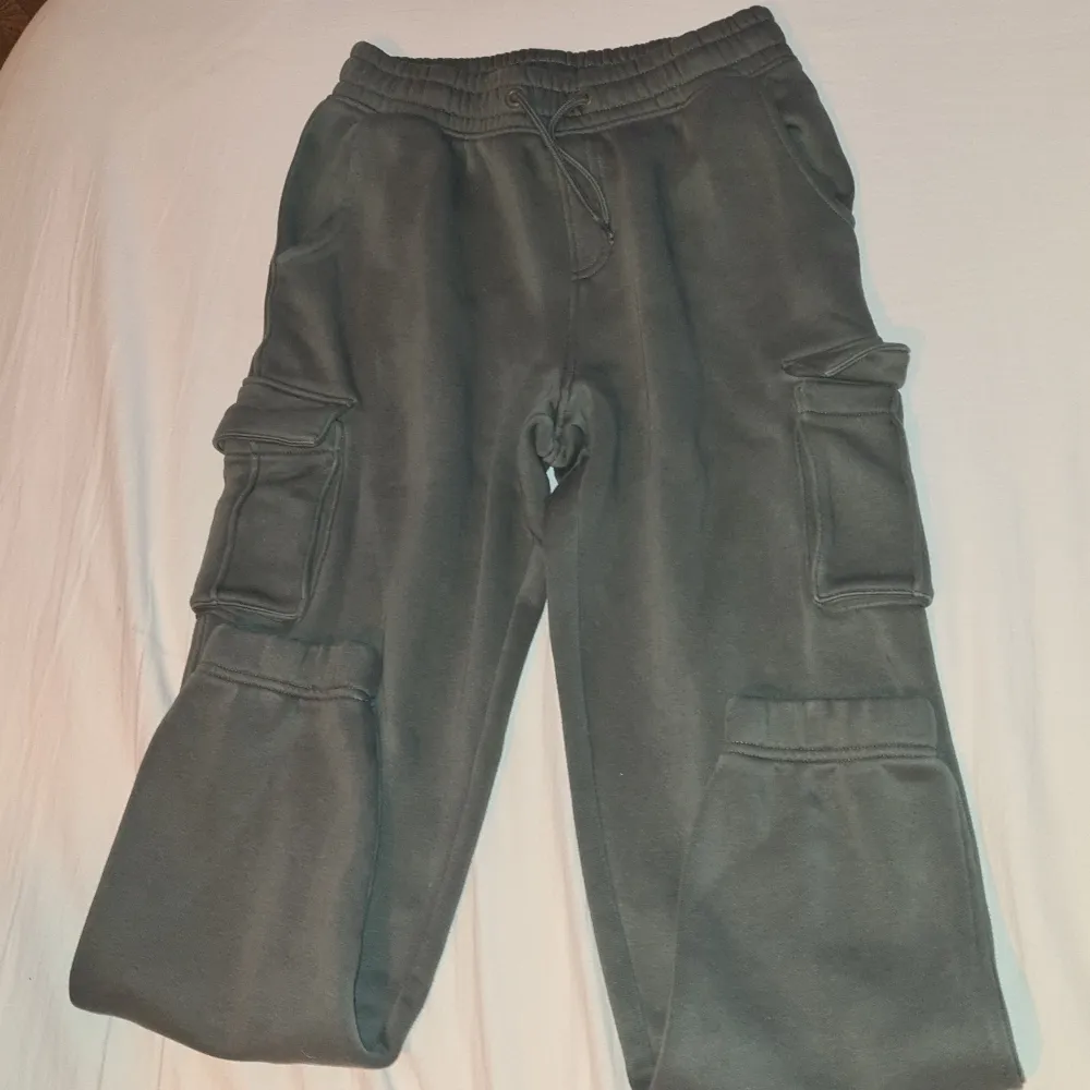 | Pojke barn | Storlek 146/152. Jeans & Byxor.