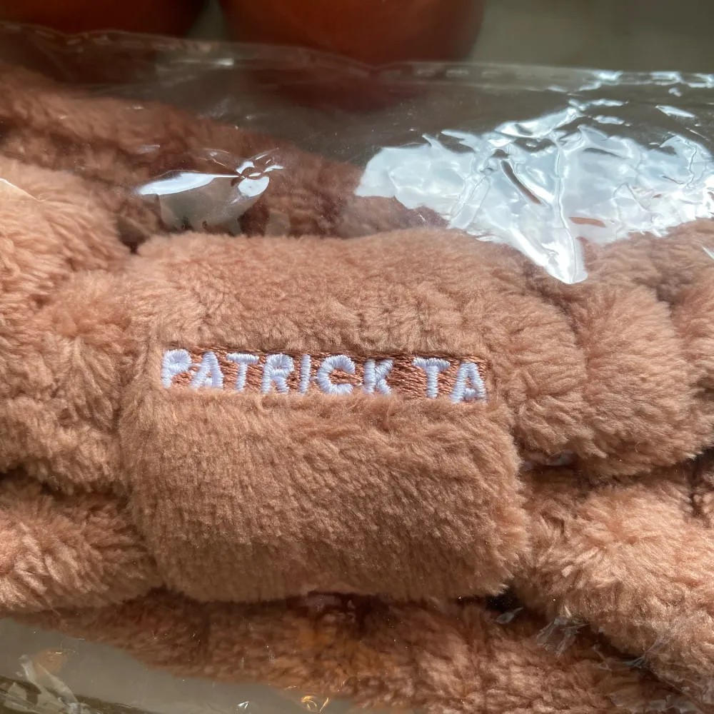 Handband Patrick Ta Never used . Accessoarer.
