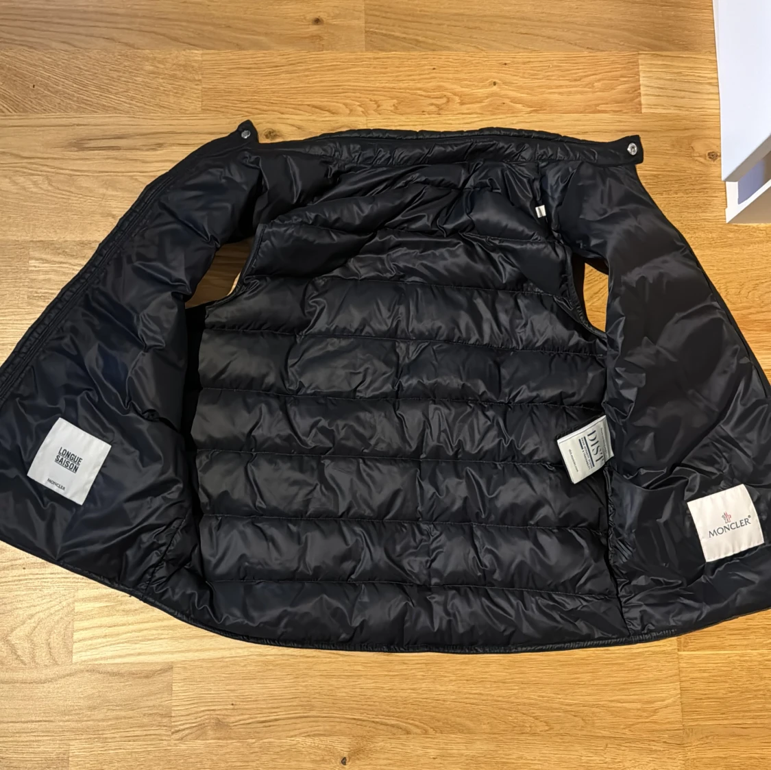 Moncler väst svart  - 91