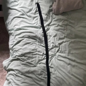 Jack and Jones bälte  - 90 cm skick 10/10 använd en gång den var för kort för mig så den passade inte kan mötas upp där posta till närmasta butik 😊