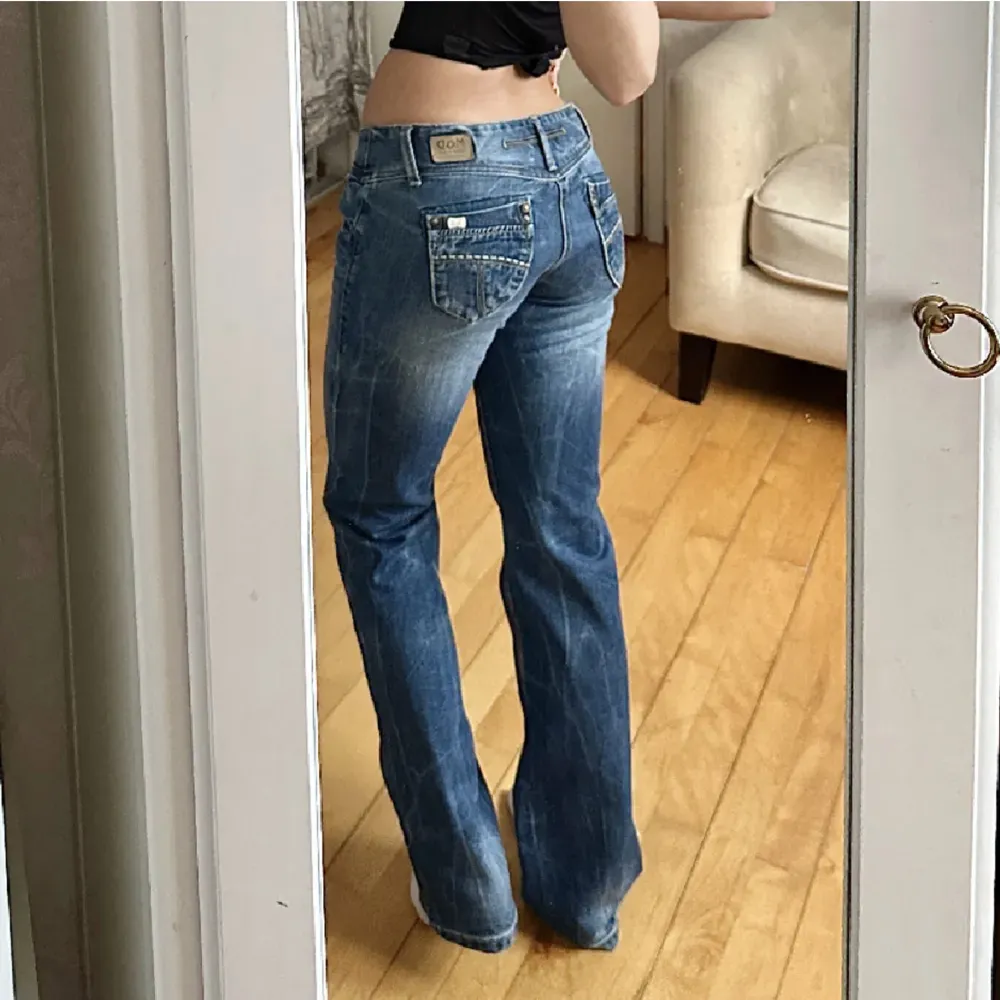Vintage jeans ifrån Mod💘 Midja 38 innerben 81 . Jeans & Byxor.