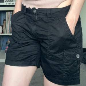 Shorts från Lindex i storlek 38, stora i storleken.