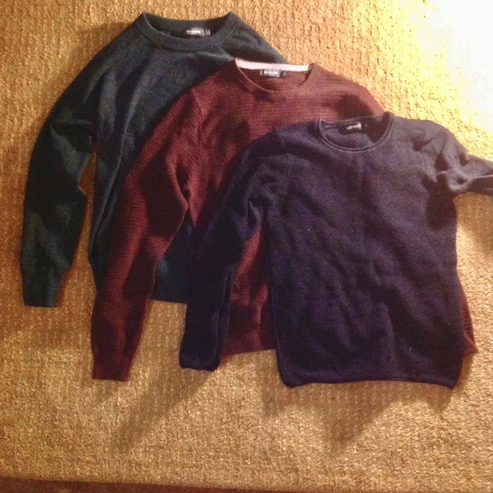 Stockholmstil tröjor, alla passar M/S, perfekt skick. ⚠️DMa vilken färg du vill ha, en för 80kr eller alla tre för 150kr⚠️ DM för fler bilder.. Tröjor & Koftor.