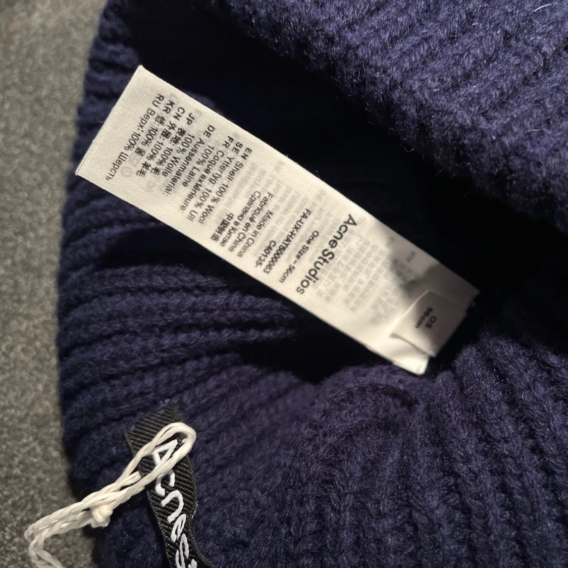 Acne Studios mössa - 90