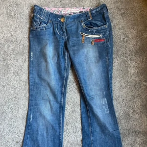 Low Waits jeans  - Så så så snygga jeans med låg midja och med bootcut ben!!!😍😍❣️❣️