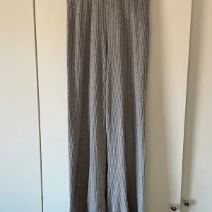 Mjukisbyxor  - Säljer dessa mjukisbyxor ifrån Kappahl då jag inte använder dom längre.