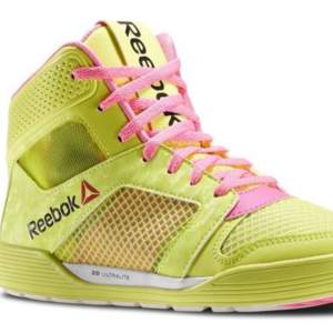 Reebok Dance gymnastikskor / sneakers / gympaskor i stl 37 i SUPERFINT SKICK, nästintill nya - se bilder.