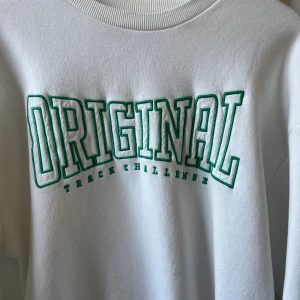 Sweatshirt  - oanvänd sweatshirt från Gina, köpt för länge sedan