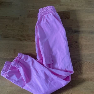 Byxor - Stl S använda för länge sen men är i bra skick.