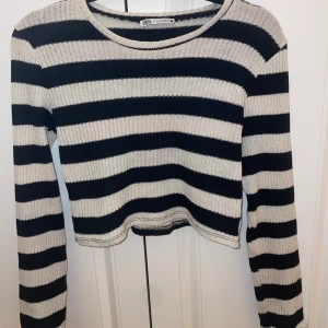 Zara tröja  - Helt ny använd en gång 