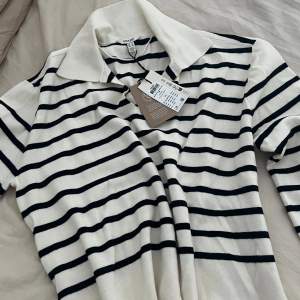 Helt ny stickad tröja köpt från vero moda, prislapp finns kvar!❤️