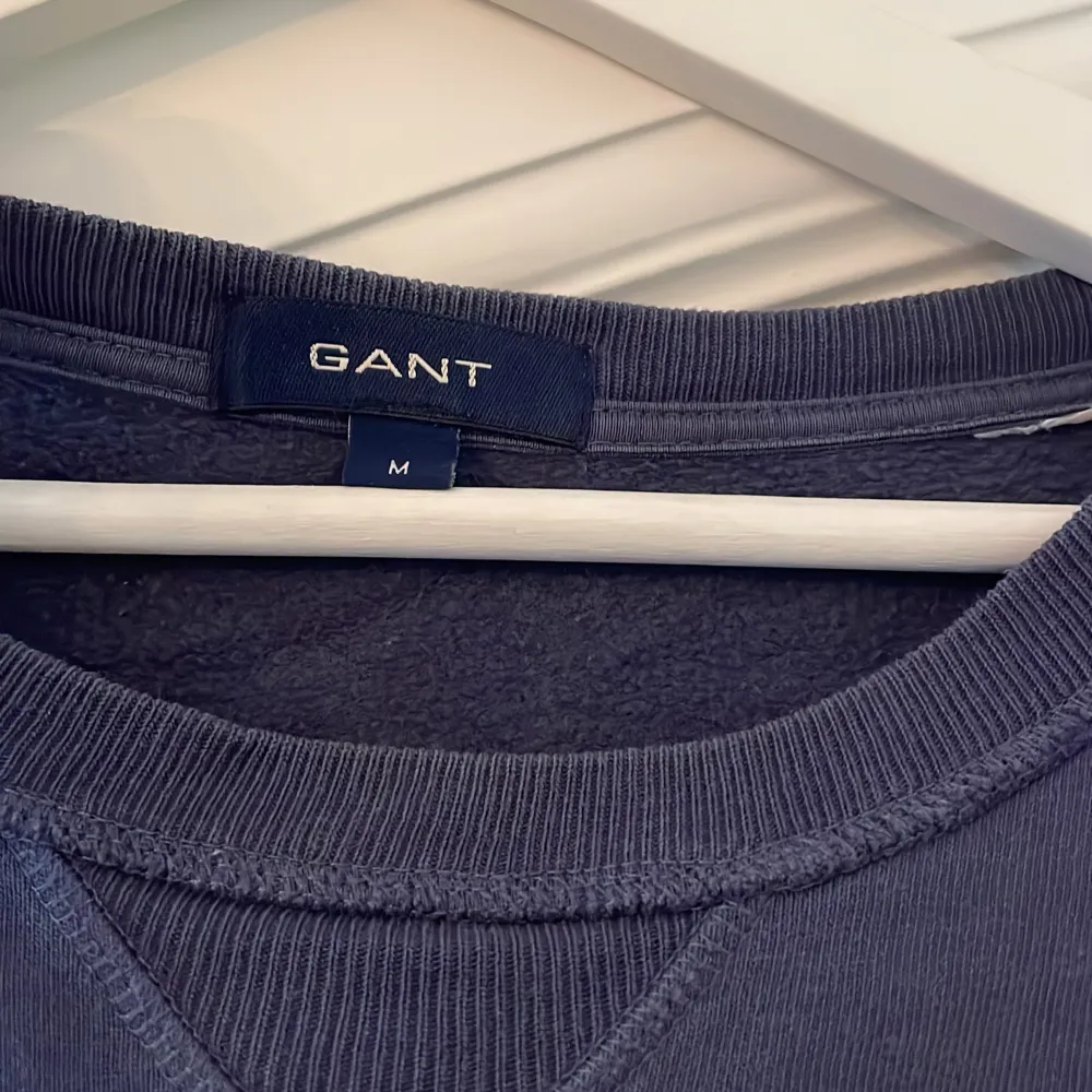 Gant Sweatshirt, bra skick. Storlek M, köparen betalar frakt. . Tröjor & Koftor.