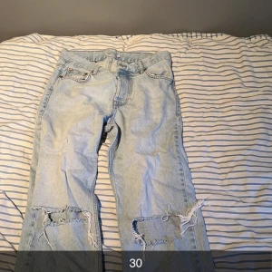 Junkyard jeans - Rätt bra skick i storlek 30
