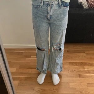 Blå jeans  - Jätte bra skick bara använd några gånger.