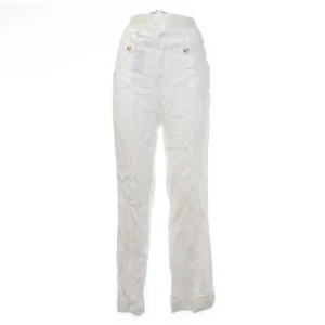 Linnebyxor  - Jättefina linnebyxor köpte här på Plick men för små tyvärr skulle säga att dessa passar om man har small eller mindre( står 40 på lappen men stämmer inte) , sjukt fina fickor och faller perfekt på.