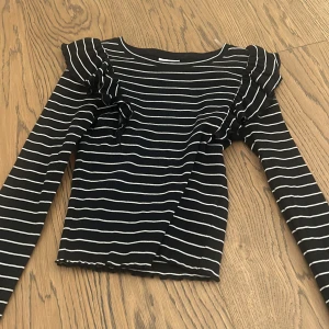 Randig tröja ifrån Kappahl!💕💋 - Jätteskönt material och den sitter supersnyggt