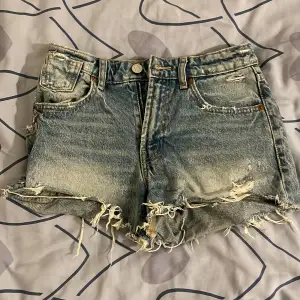 Supersöta jeansshorts från Zara som inte komma till användning längre