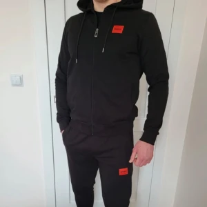 Hugo boss tracksuit - Använd ett få tal gånger bara. I perfekt skick 