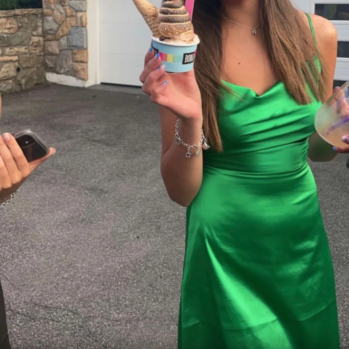 Grön silkes klänning