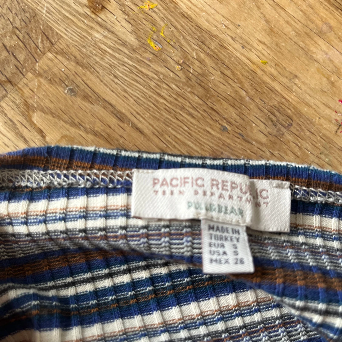 Långärmad randig croptop  - 91