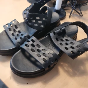 Sandler marco tozzi - Läder sandaler aldrig använda endast provade.