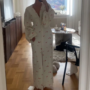 Bytes jag har 36 men vill byta till 38 - Hej är det någon som skulle vilja byta strl med mig jag har strl 36 men behöver 38 i strl 