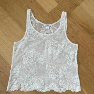 Spetstopp - Jättefin spetstopp, perfekt till sommaren. Knappt använd - ny skick