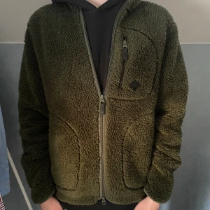 J.Lindeberg  - J.Lindeberg Teddy jacka || skick 10/10 || mörkgrön || skriv för fler bilder ||