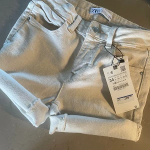 Zara Shorts - 34•24 pris kan diskuteras 