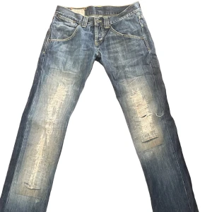 Dondup jeans - Jeans från Dondup storlek 28. Säljer dom för jeansen passar inte mig 