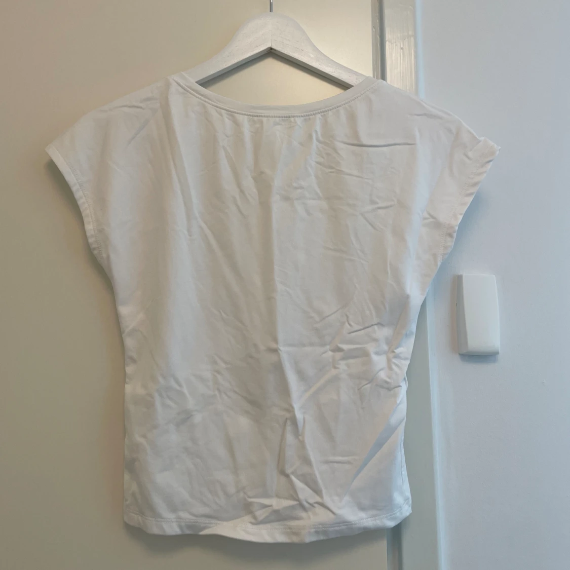 T-shirt med öppen rygg