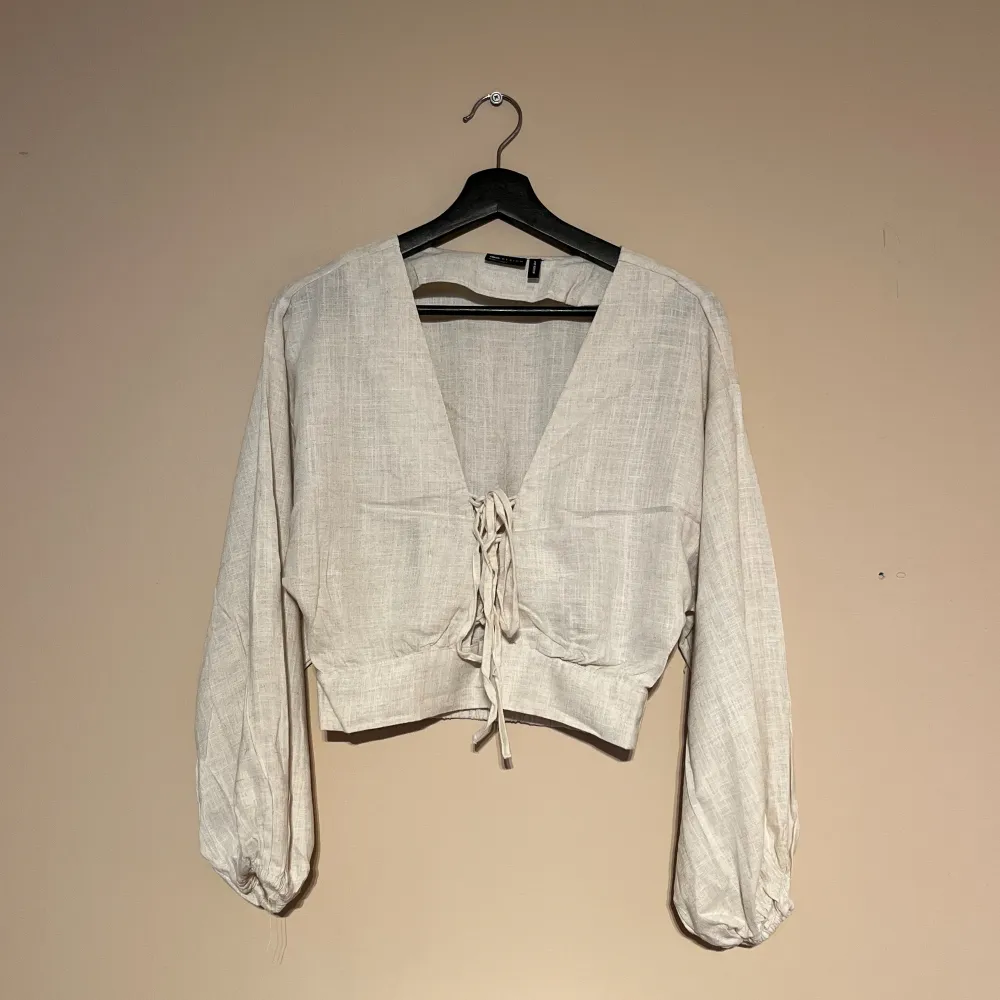 Topp i linne från ASOS Design EU 36 Kom aldrig till användning . Puserot.