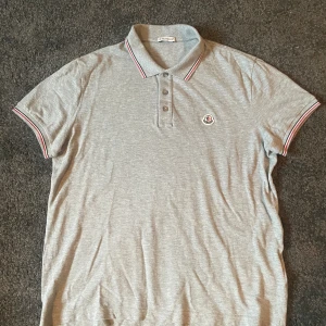 Moncler pike - Size XL bra cond