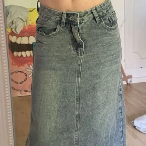 Jeanskjol - Lång fin jeans kjol till sommar