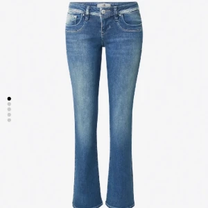 Ltb jeans - Säljer dess ltb jeans i storlek 26/32, de är i väldigt bra skick, lite små slitningar längst ner men inget som märks. 
