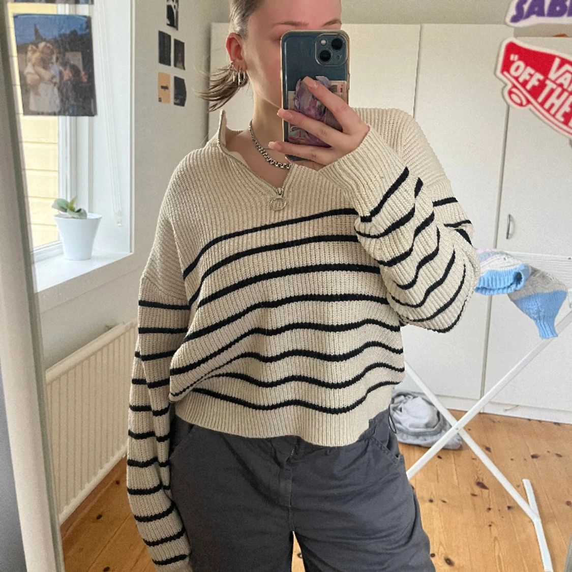 Randig tröja med dragkedja