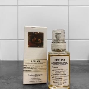 Replica jazz club  - Maison Margiela replica jazz club 30ml Tagit endast några spray, I princip helt ny Säljer då jag har köpt en större flaska