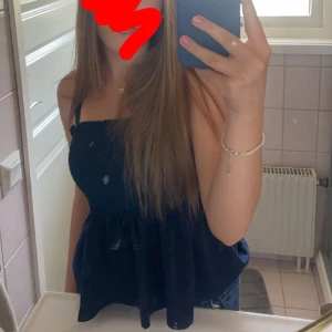 SHEIN topp  - Säljer denna toppen från SHEIN för att jag använder den inte mer.