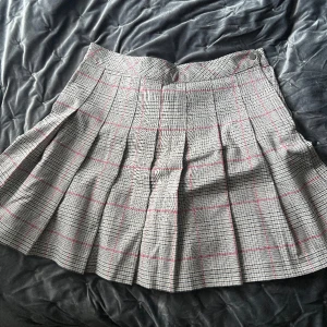 Rutigkjol - Från hm använd 1 gång 