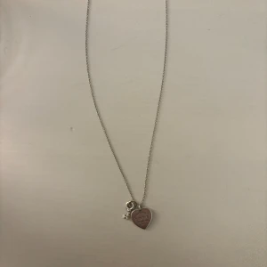 Tiffany & Co  - Tiffany & Co necklace with key and locket 