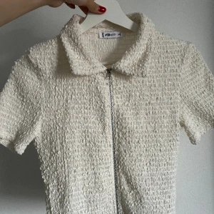 Topp - 50kr, passar även S