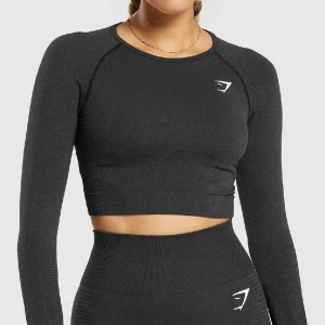 Träningströja  - Träningströja från gymshark i storlek s. Sparsamt använd!💕kan tänka mig byta mot en xs