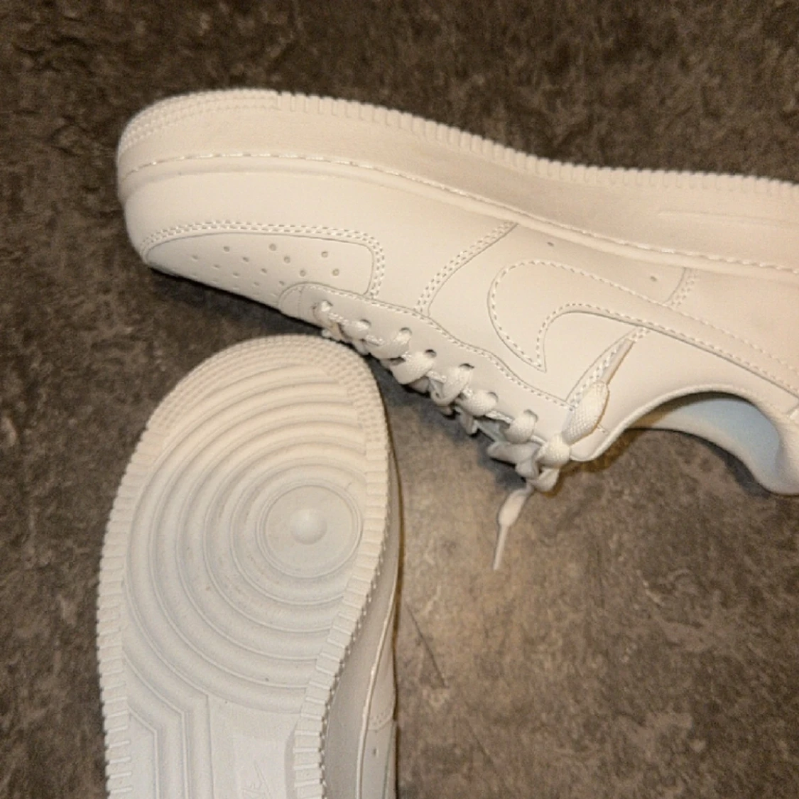 White Nike Air Force 1 - 91