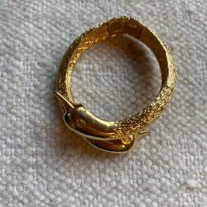 swan/ peacock cuff - Bought at Brandstationen but never worn - selected piece  Not gold, not sure if gold plated but good quality and no coloring